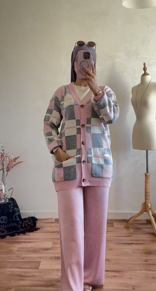 🌟 تألقي بإطلالة شتوية منزلية تجمع بين الجمالية والراحة 🌟